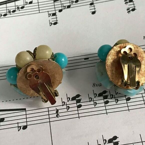 BLUE AND YELLOW BEADED AND CRYSTAL CLIP-ON EARRING - Picture 3 of 3